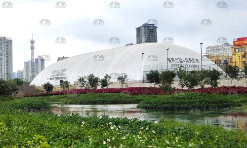 构建未来：充气膜建筑面临的难题与突破性解决方案